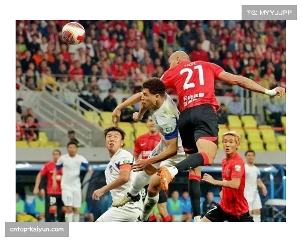 成都蓉城门将蹇韬客战FC首尔 高接低挡力保平局