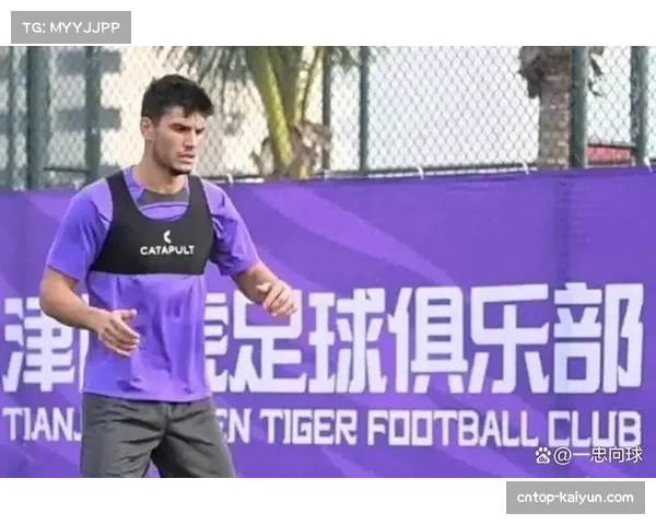 联赛前三球队外援组合表现稳定 暂无调整计划坚持现有阵容框架